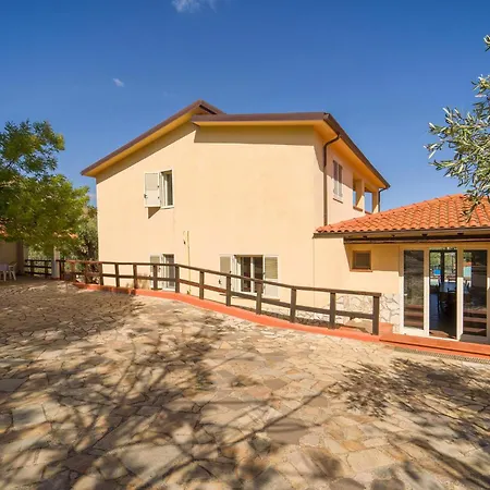 Spera Semesterbostad *